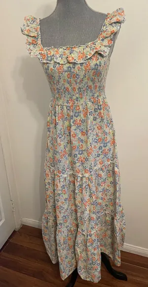Old Navy Maxi Floral Dress. Size XS thumbnail 1