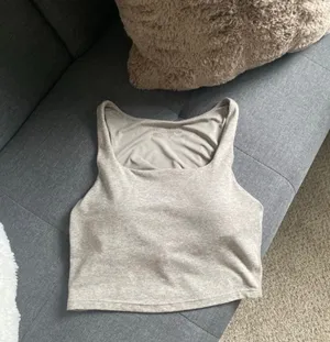 Workout top with built in bra Gray Size XS thumbnail 2