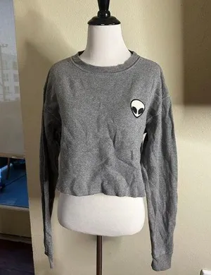 Grey alien long sleeve cropped sweater thumbnail 1
