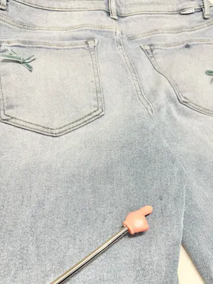 Risen Cassidy High-Rise Barrel Leg Bow Detail Cropped Blue Jeans Size 5/27 thumbnail 16