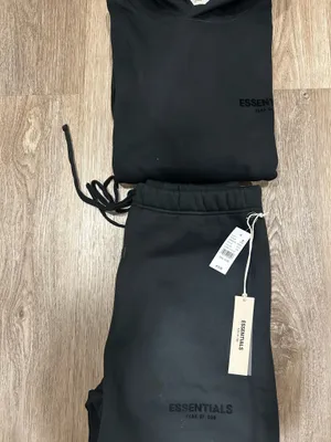 Essentials Black Medium shorts and hoodie set thumbnail 3