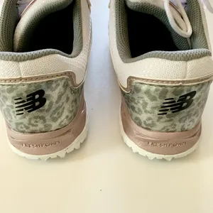 New Balance White Pink Rose Gold Silver Cheetah Golf Shoes US 6 thumbnail 3