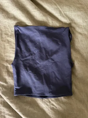 Aritzia black crop top thumbnail 3