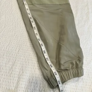 Alo mint green reinvention jogger XS women *flawed thumbnail 2