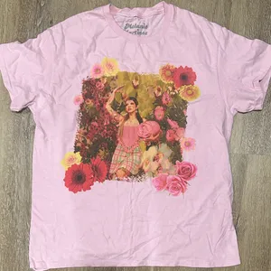 Pink Graphic T thumbnail 1