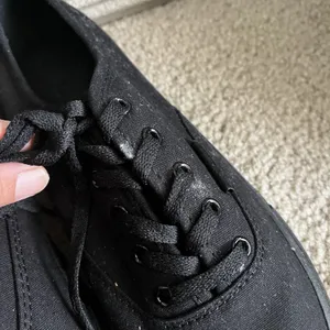 Fila Women's Canvas Sneaker Size 7 Black Classic Minimalist Walking Athleisure thumbnail 5