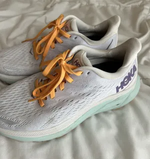 Hoka Clifton 8 thumbnail 1