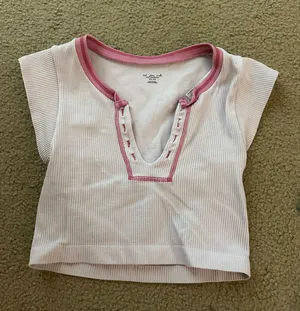 Urban Outfitters Top thumbnail 1