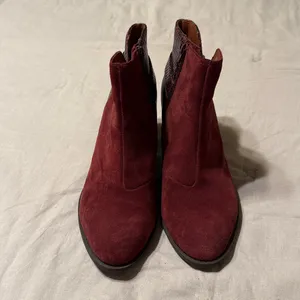 Vionic Burgundy Suede Snake Skin Block‎ Heel Bootie B37 thumbnail 4