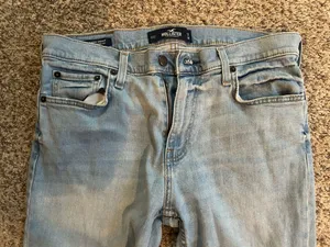 Hollister Classic Straight Light Wash Jeans thumbnail 2