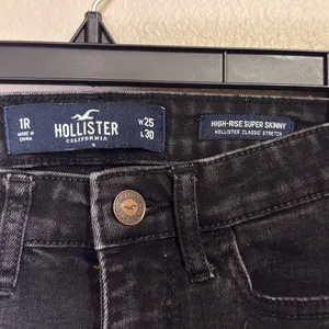 Hollister Distressed Skinny Jeans thumbnail 3