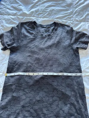 Lululemon athletica women’s breeze by polar spots titanium/black short sleeve thumbnail 9