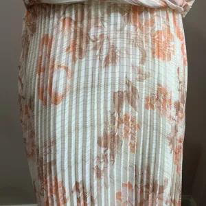 Express Metallic Floral‎ One Shoulder Front Twist Pleated Maxi Dress Size M thumbnail 6