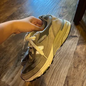 New Balance 993 Made In USA sneakers in grey thumbnail 4