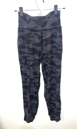 Salutation Jogger thumbnail 2