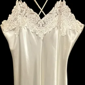 Lord‎ & Taylor Vintage Ivory Lace and Pearls Double Strap Nightgown Size Large thumbnail 4