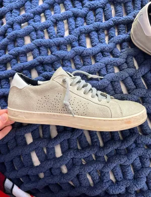 Sneakers thumbnail 2