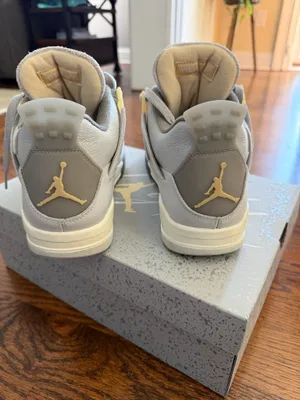 Air Jordan 4 Retro SE Dust/Pale Vanilla thumbnail 3