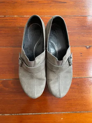 Dansko Tamara Grey Nubuck Buckle Comfort Clogs Sz 40 (US 9.5-10) 🧡🎀 thumbnail 2