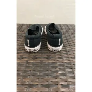 Slip on converse women's size 6.5 thumbnail 2