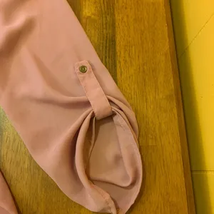 Rue 21 blouse large blush color long sleeve with button tabs v-neck zip … thumbnail 7