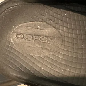 OOFOS original black sandal Unisex Men’s 5 Women’s 7 thumbnail 8