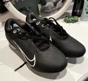 Nike Softball Cleats thumbnail 1