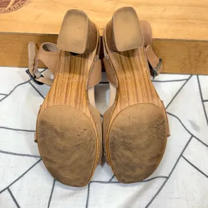 Dansko Tan Leather Buckle Clog Sandals Wood Grain Block Heel‎ Womens 40 EU thumbnail 8