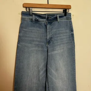 OAT NEW YORK- High Rise Wide Leg Jeans Blue Denim Powder Light Wash Raw Fray Hem thumbnail 4