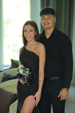Sherri Hill Prom thumbnail 4
