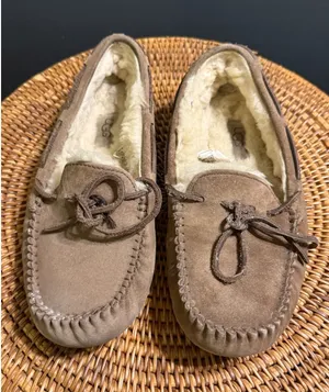 UGG Dakota Chestnut Suede Moccasin Slippers Womens 7‎ Brown Wool Lined 5612 thumbnail 1