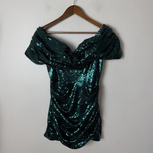 Ellae Lisque I'm the Gift Emerald‎ Green Off Shoulder Sequin Mini Dress Medium thumbnail 3
