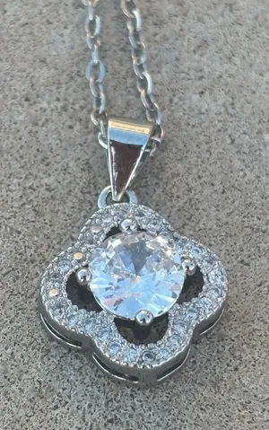 Clover necklace Silver thumbnail 1