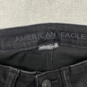 American‎ Eagle Jeans Womens 2 Black Wash High Rise Jegging Ripped Distressed thumbnail 4