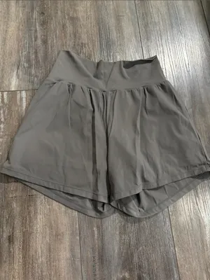Halara SoftlyZero Airy 2-in-1 Shorts Steeple Gray Pockets Medium 4.5 inseam thumbnail 4