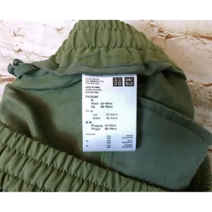 Uniqlo Womens Pleated Front Elastic Waist Short High Rise Green Rayon Blend Sz M thumbnail 6