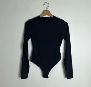 SKIMS Fits Everybody Long Sleeve Bodysuit M thumbnail 2