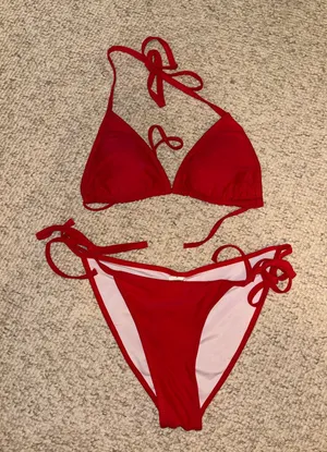 Bikini Red thumbnail 1