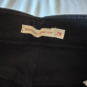 $98 Levi's Women's Premium 724 High Rise Straight Crop Jeans - Size 28 - Black thumbnail 10