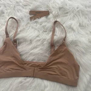 Skims Adaptive Fits Everybody Triangle Bralette Clay Size Large thumbnail 4