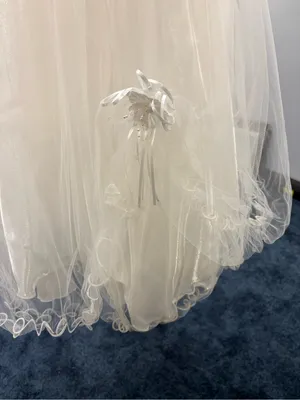 Ivory Lace Tulle Bridal Gown with Puff Sleeves thumbnail 4