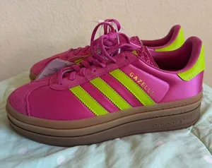 NWT Adidas Gazelle Bold W Hot Pink Suede Sneakers Size 7 thumbnail 1