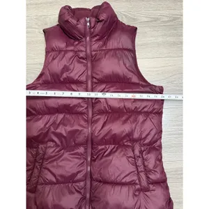 Old Navy‎ Womens M Tall Puffer Vest Burgundy Fleece Lined Quilted Mock Neck thumbnail 5