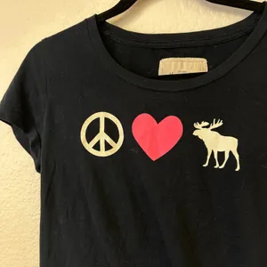 Y2k Abercrombie Peace Love Moose graphic tee navy thumbnail 3