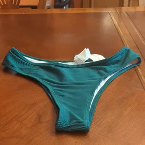 Cupshe Emerald Green Ribbed Bikini Size Large thumbnail 4