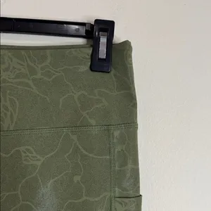 Zyia Active Light n Tight Olive Maze Green High Waist Crop Leggings size 8-10 thumbnail 5