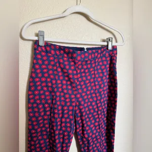 Alice + Olivia‎ Michiko Pintuck Crop Floral Pants Size 2 thumbnail 3