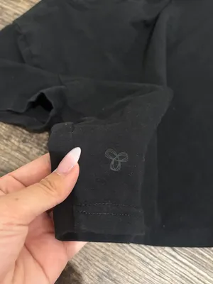 Aritzia tna chill ortiz cropped t-shirt in black thumbnail 5