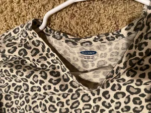 Old Navy Leopard Top Print thumbnail 2