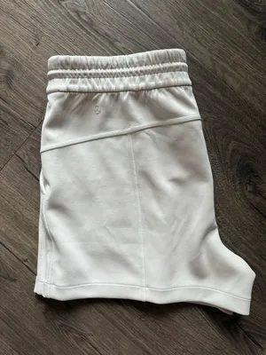 Lululemon Softstreme Shorts 4" thumbnail 6